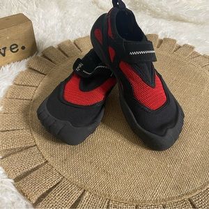 Newtz Pool/Water Shoes, Very Flexible for Comfort, Good Traction, Size 11/12